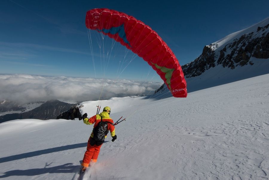 Snowboard Paragliding